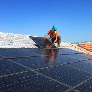 Rooftop Solar Reduces Summer Electricity Costs