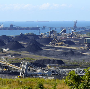 Plans to Unload Coal in Great Barrier Reef Draws Flak