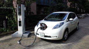 Nissan LEAF – Free and Easy Electric Vehicle Charging