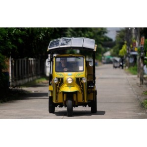 Reaching London in a Solar Powered Tuk Tuk