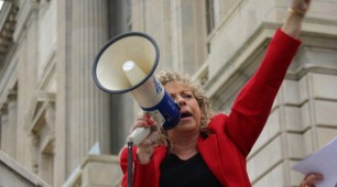 Green Tea Party Star Fights for Solar Power   