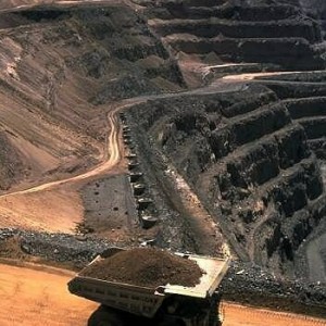 Coal industry fights to open new mega mines in Galilee Basin