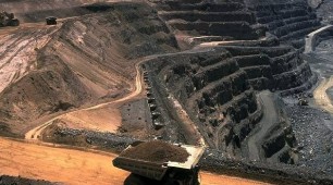 Coal industry fights to open new mega mines in Galilee Basin Coal industry fights to open new mega mines in Galilee Basin