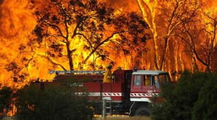 Bushfire threat in Victoria gets worse as a result of changing environment Bushfire threat in Victoria gets worse as a result of changing environment