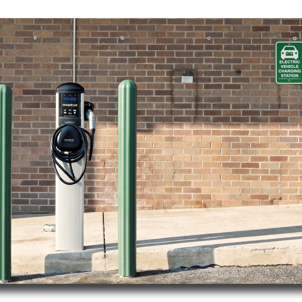 Dubai planning to roll out electric car charging stations