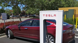 Tesla plans 16 supercharger stations between Melbourne and Brisbane