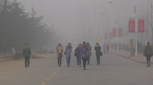 Hydrogen-powered train to help reduce China’s smog problem Hydrogen-powered train to help reduce China’s smog problem