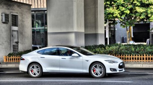 Why the Affordable Tesla Model 3 Should Be Considered As Alternative Car for 2017