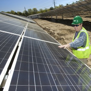 Last PV Modules Installed At Broken Hill Solar Plant