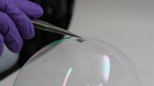 Scientists Produce the Thinnnest Solar Cells