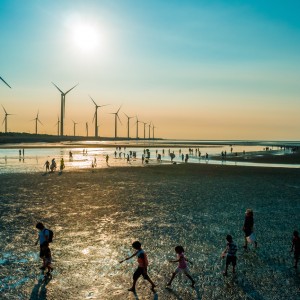Surging Renewables Keep Global CO2 Flat As Economy Grows