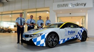 Tesla vs. BMW i8 for NSW Police investment